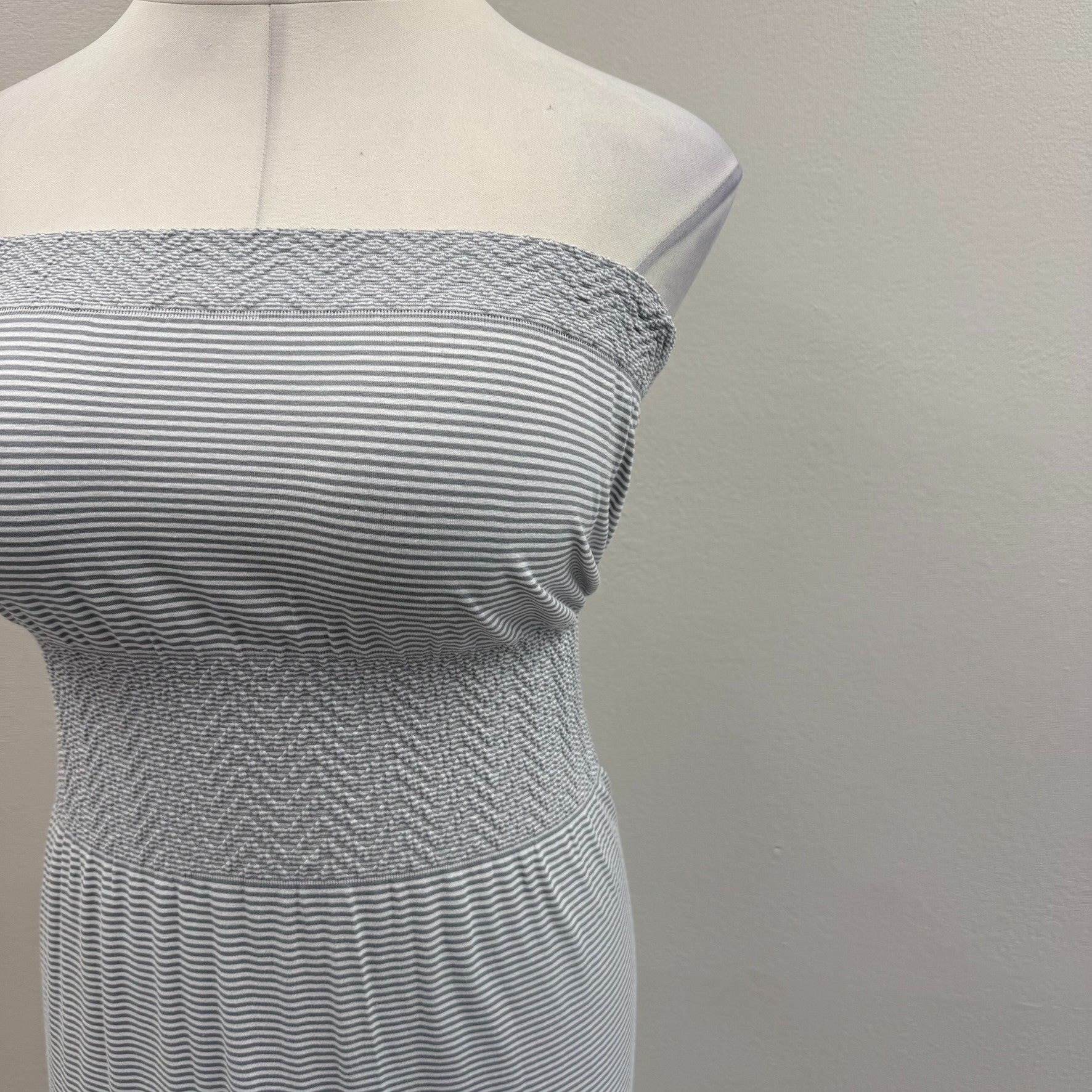 Lark + Grey White & Grey Striped Strapless Maxi Dress - Size Large | CURV  EXCHANGE Plus Size Resale Online