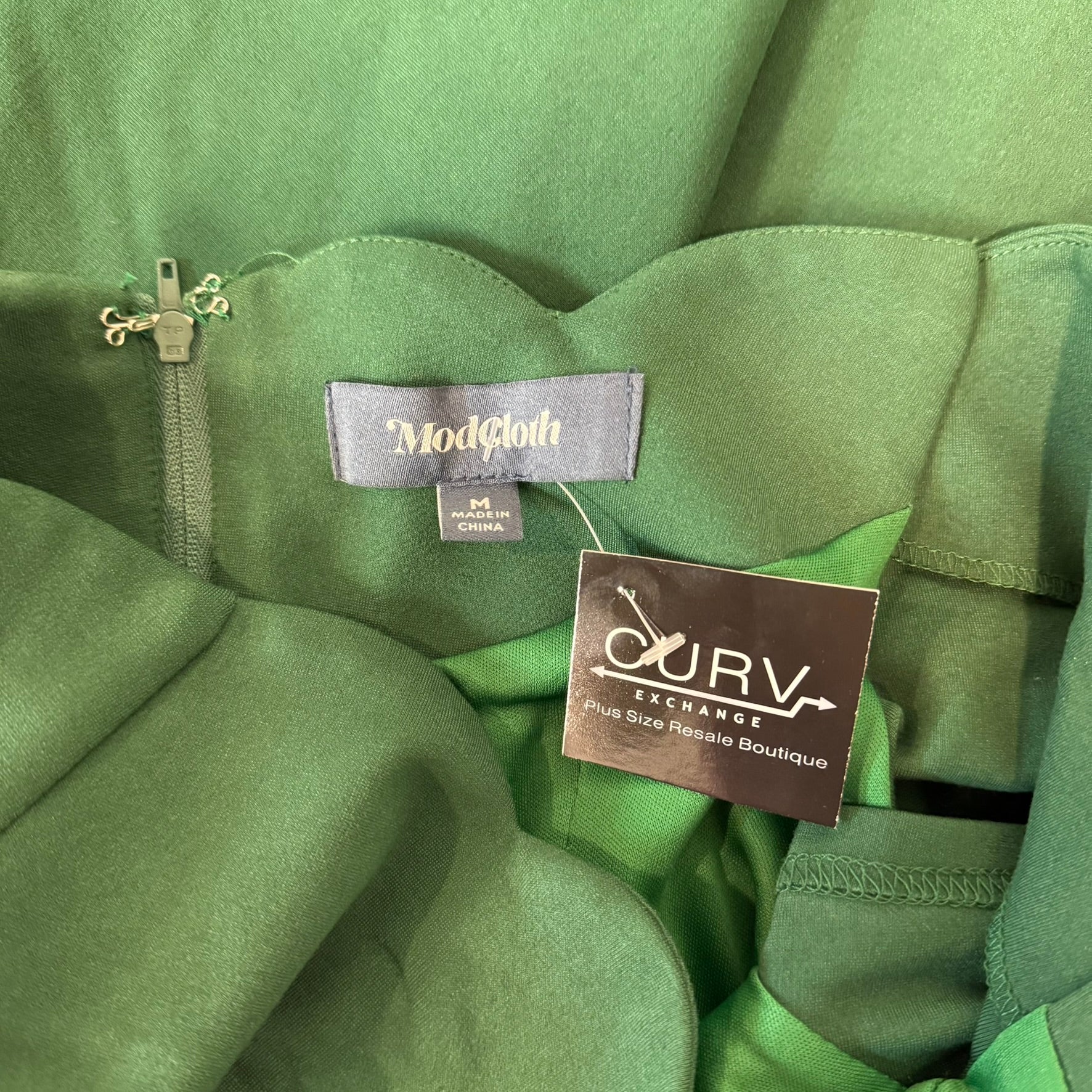 ModCloth Emerald Green Scalloped Dress - Size M (10) | CURV EXCHANGE ...
