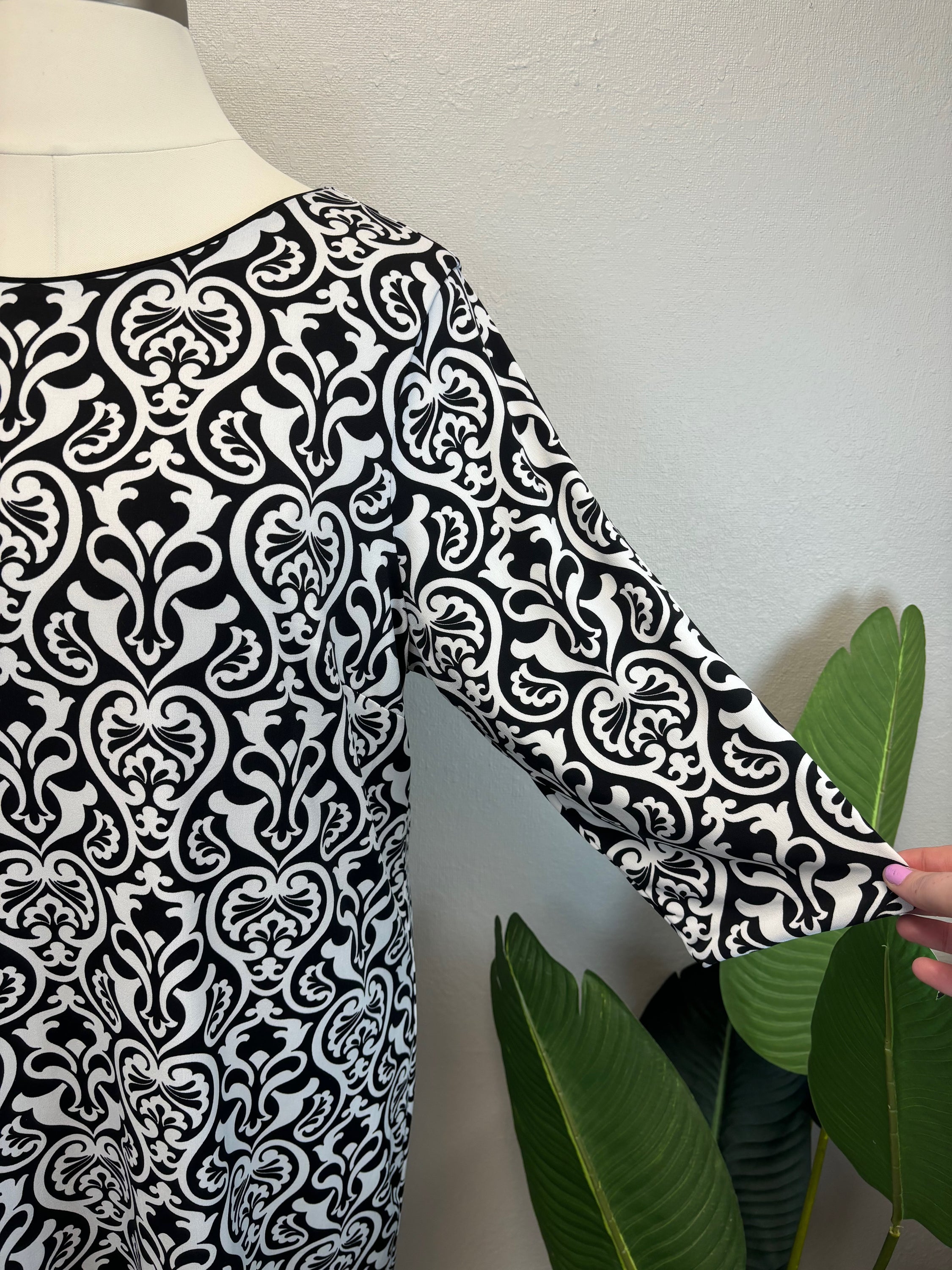 Chico s Reversible Black Printed Dress New Size 18