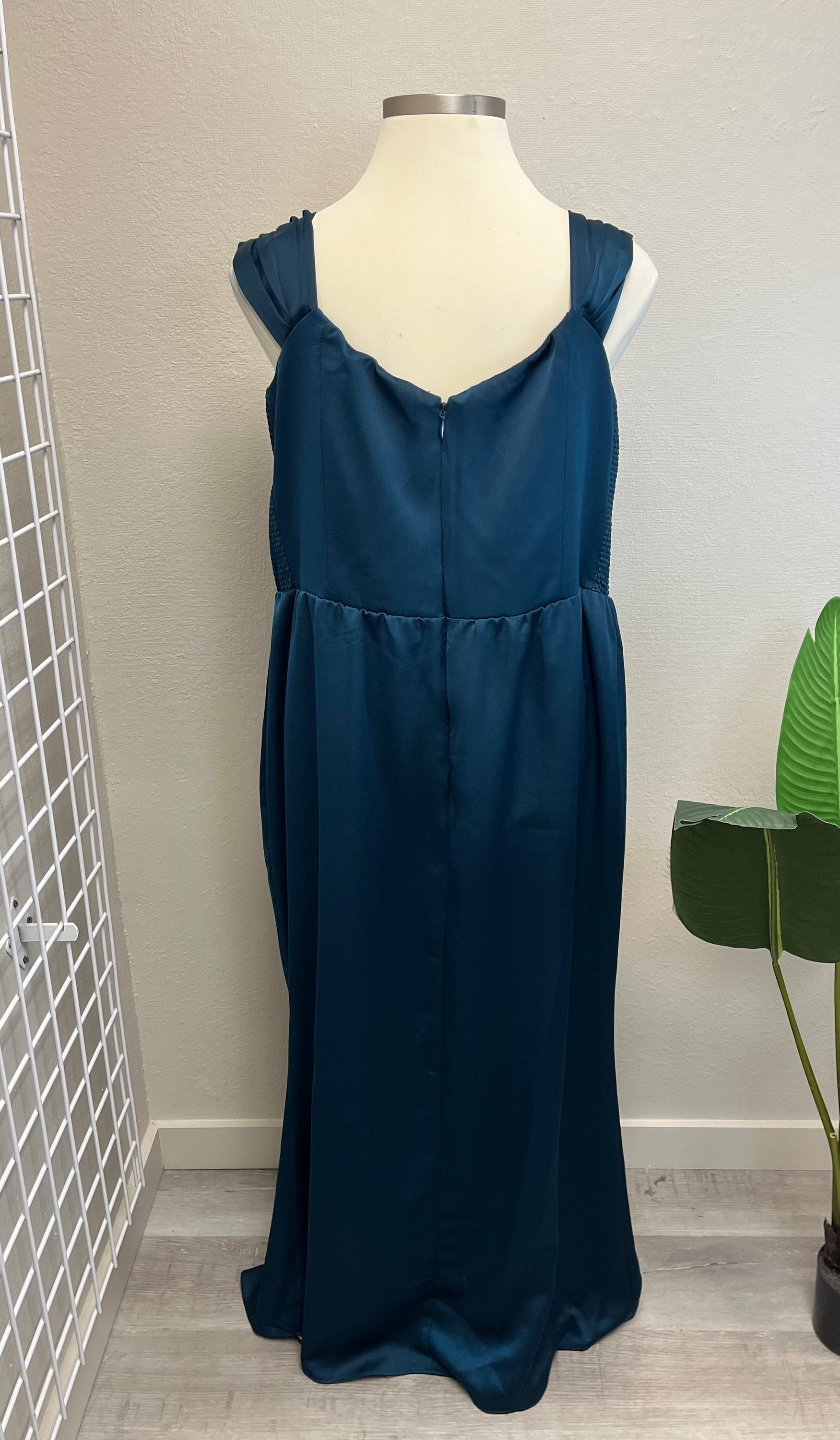 City chic emerald green dress new arrivals
